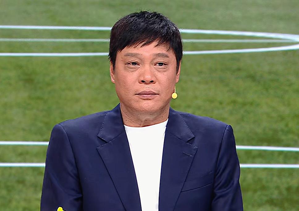 梅西连中 3 球，范志毅急了：快点换下去，不能再待在场上了……

还差一周满 3