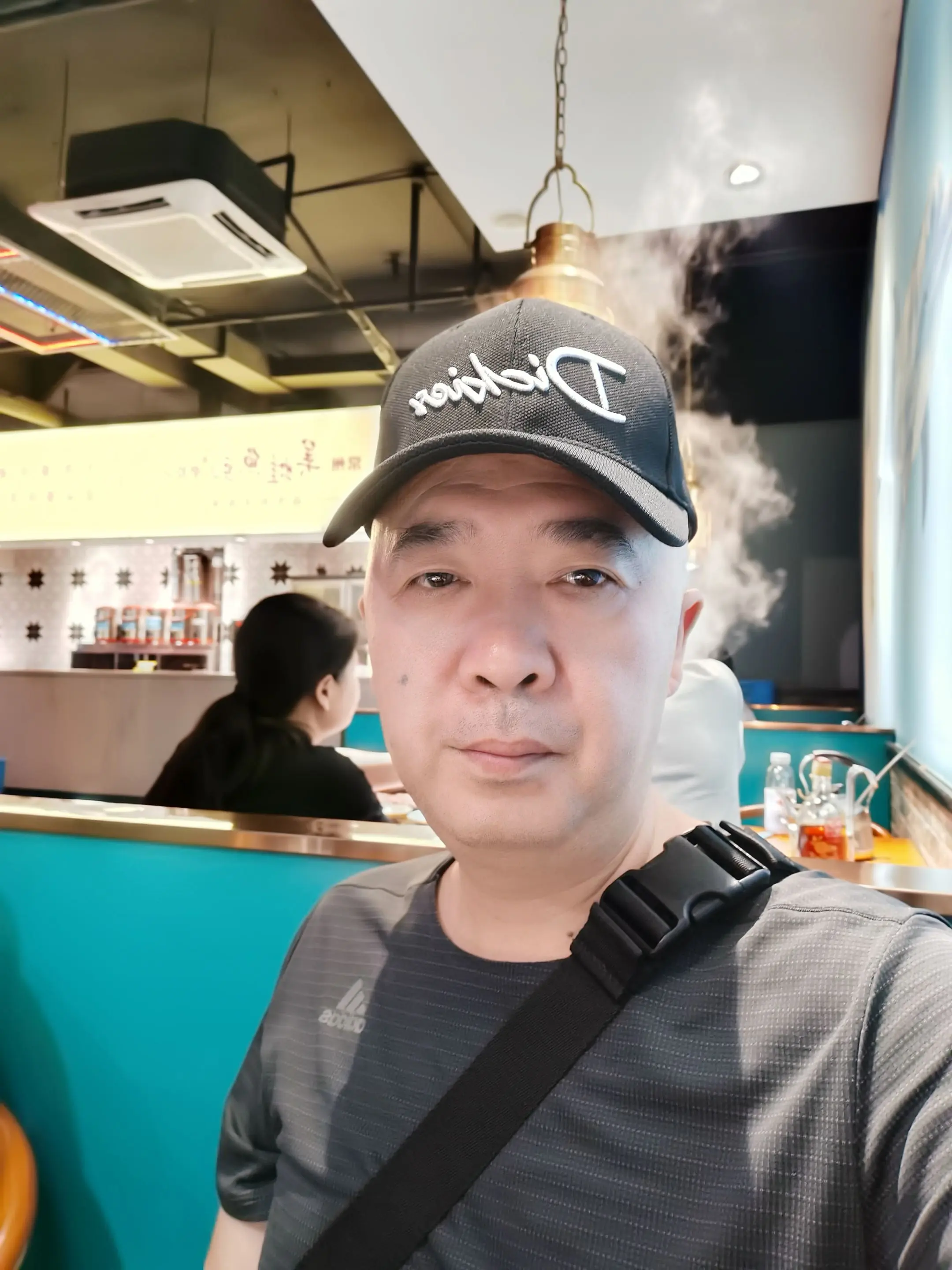 没有文化只有吃 喝。