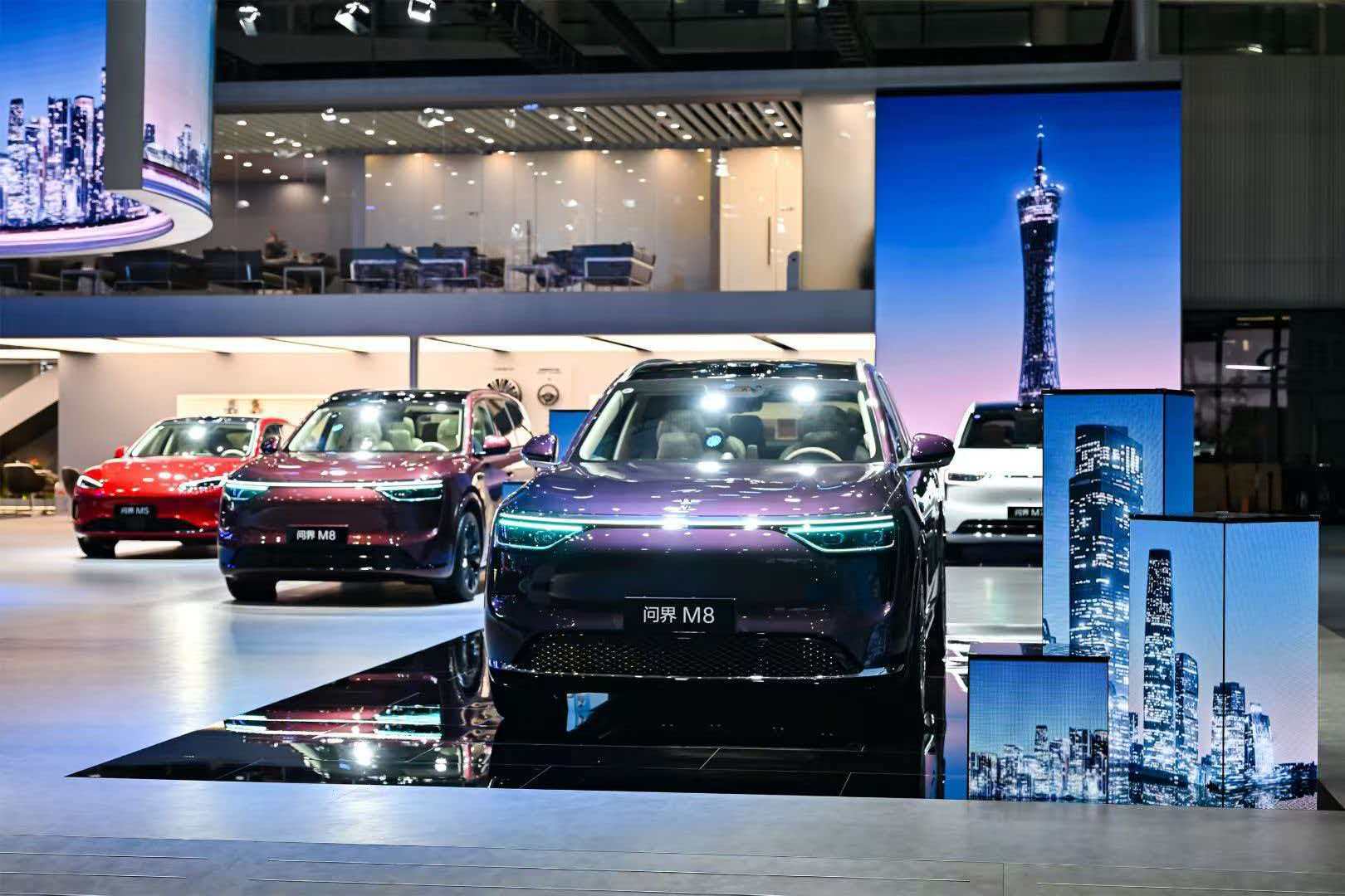 赛力斯技术平台分享会在广州车展举行，魔方技术平台2.0升级发布，作为面向AI驱动