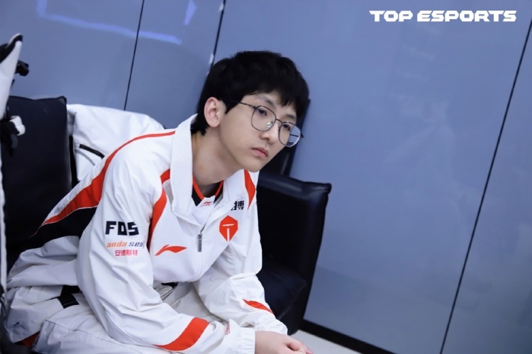 不如Wenbo？Zuian劣势上头难稳住 三局战绩合计9-13-25