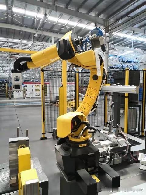 现在资本做局超出普通人的认知。
 
如今的“万亿美元俱乐部”企业，大多不生产实体