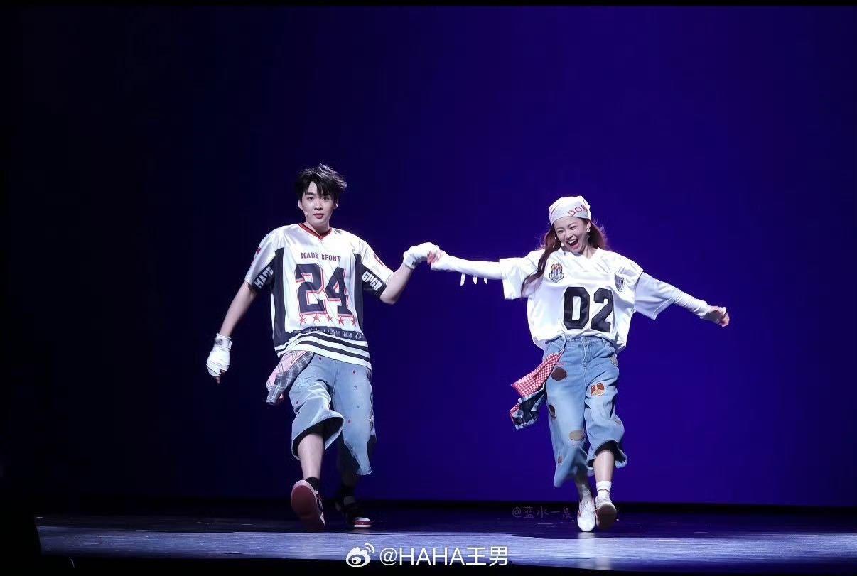 王男王广对抗路来的吧对抗路也能看得出来关系真的好呀哈哈哈