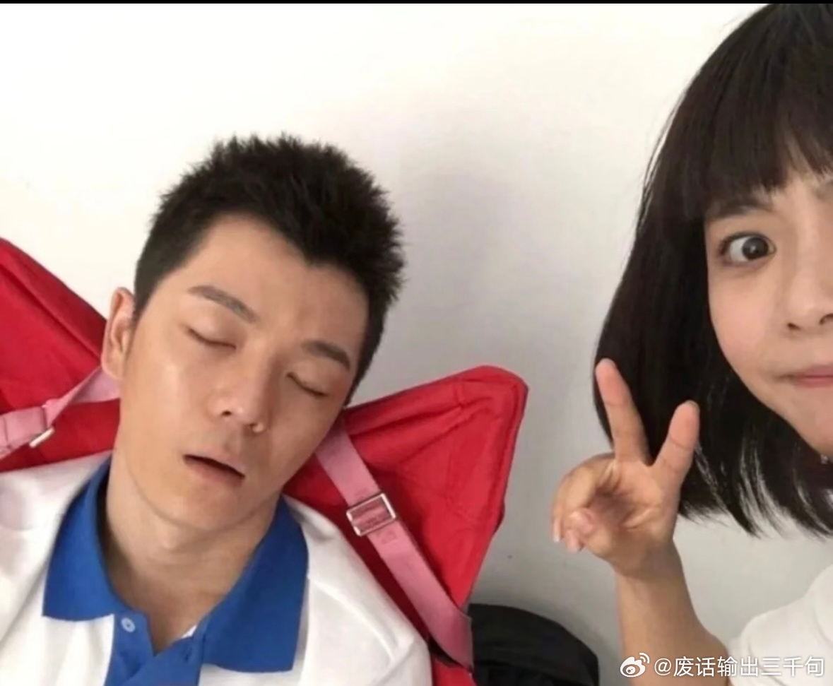 王栎鑫演唱会官宣嘉宾谭松韵是最好的我们是耿耿星河不过刘昊然怎么和他们再也不联系了