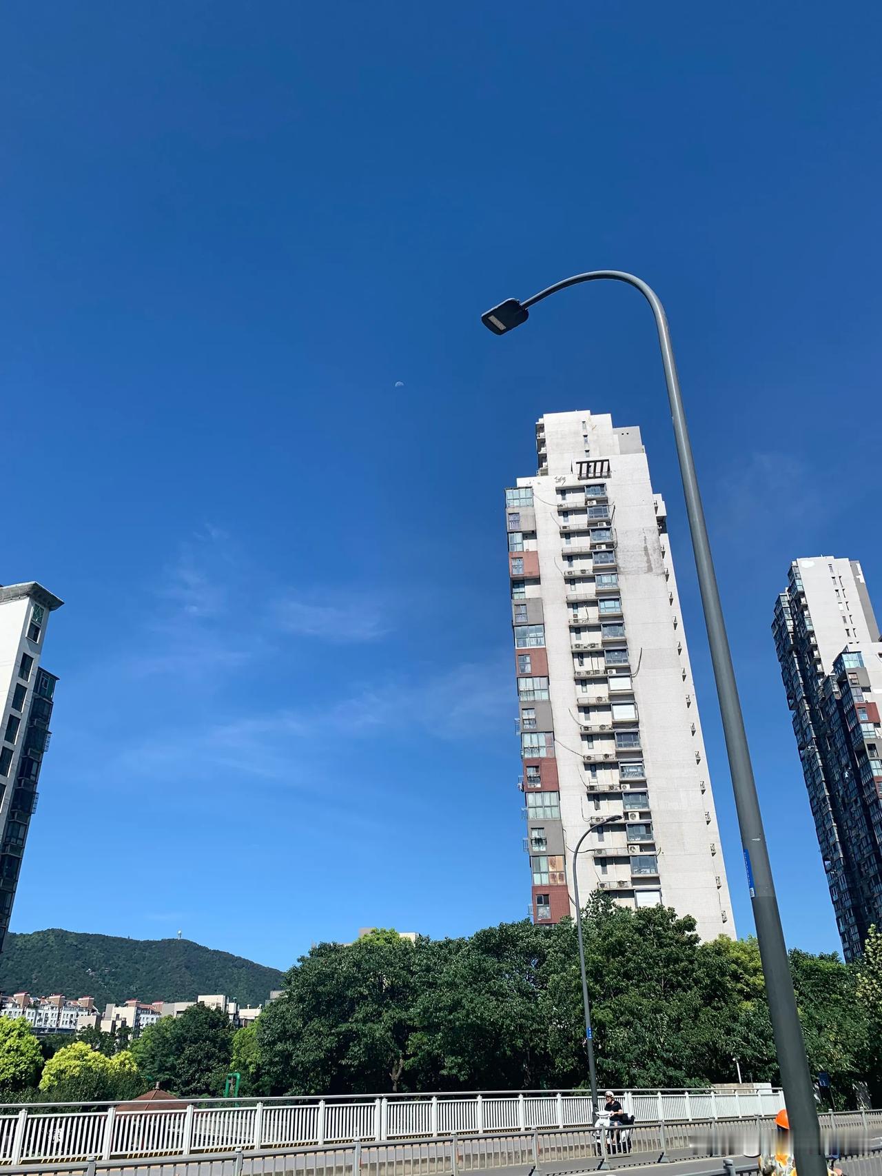 经过这几年梁溪区大力建设，原北塘区新惠路新房林立，接下来盘点一下新惠路的前生今世