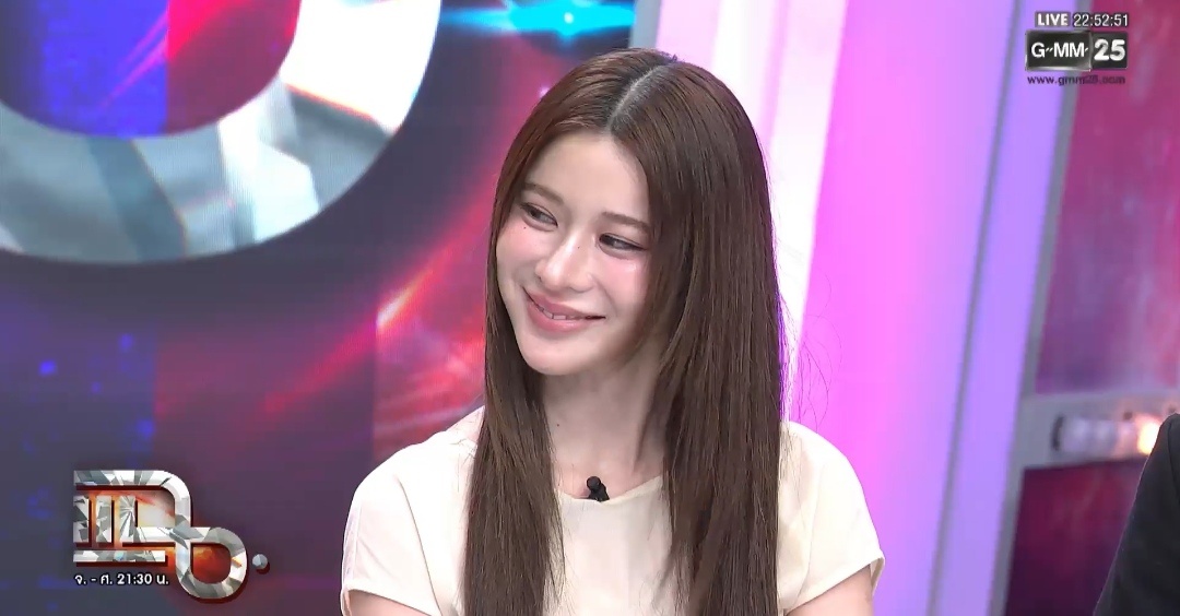 JaneKao 🥥 janekao 妈咪是不是有点困了有点假笑（小男孩）那个表
