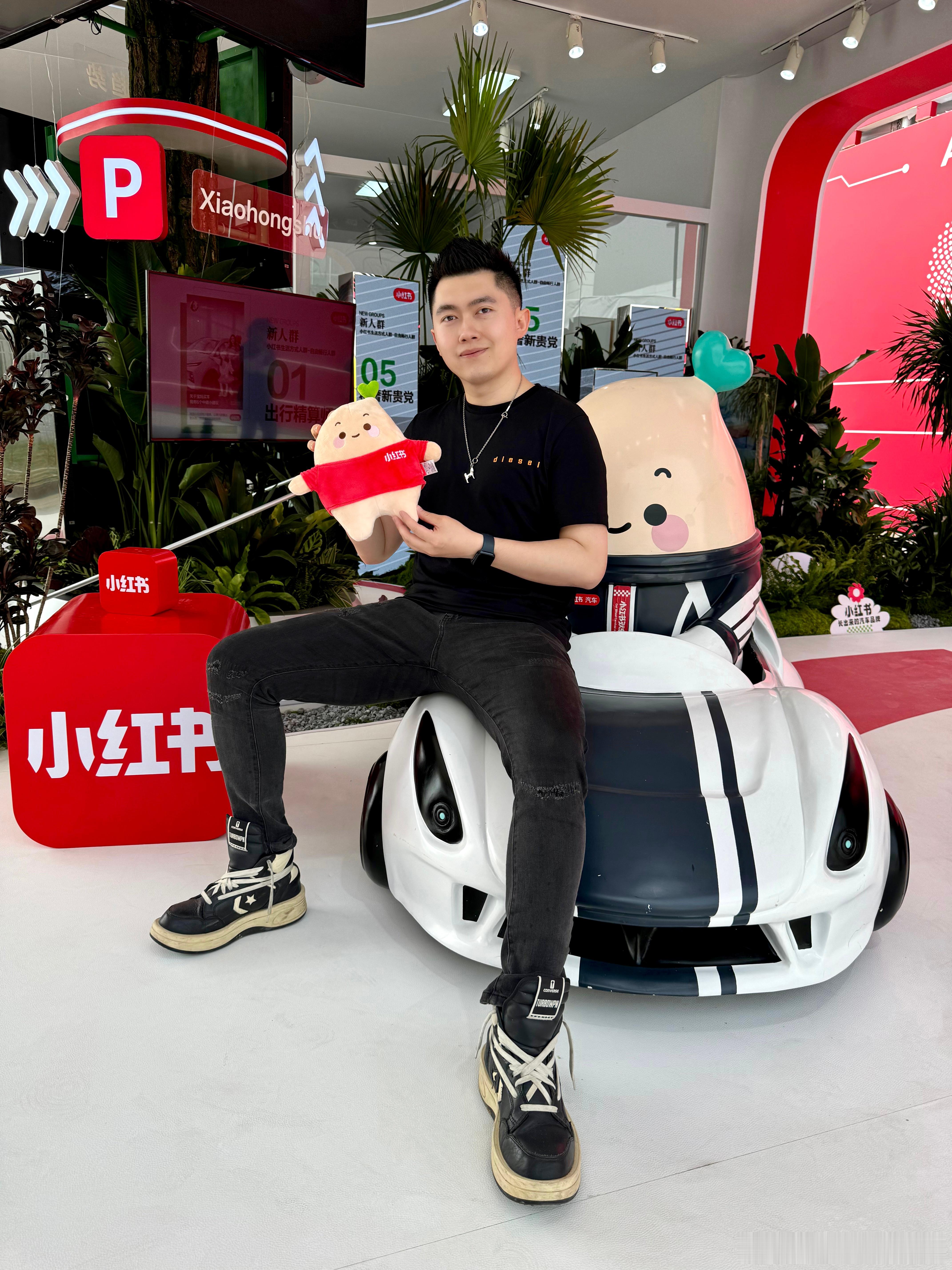去朋友们的展台打卡了～这两天肯定瘦了！！🙃#2024北京国际车展# ​​​