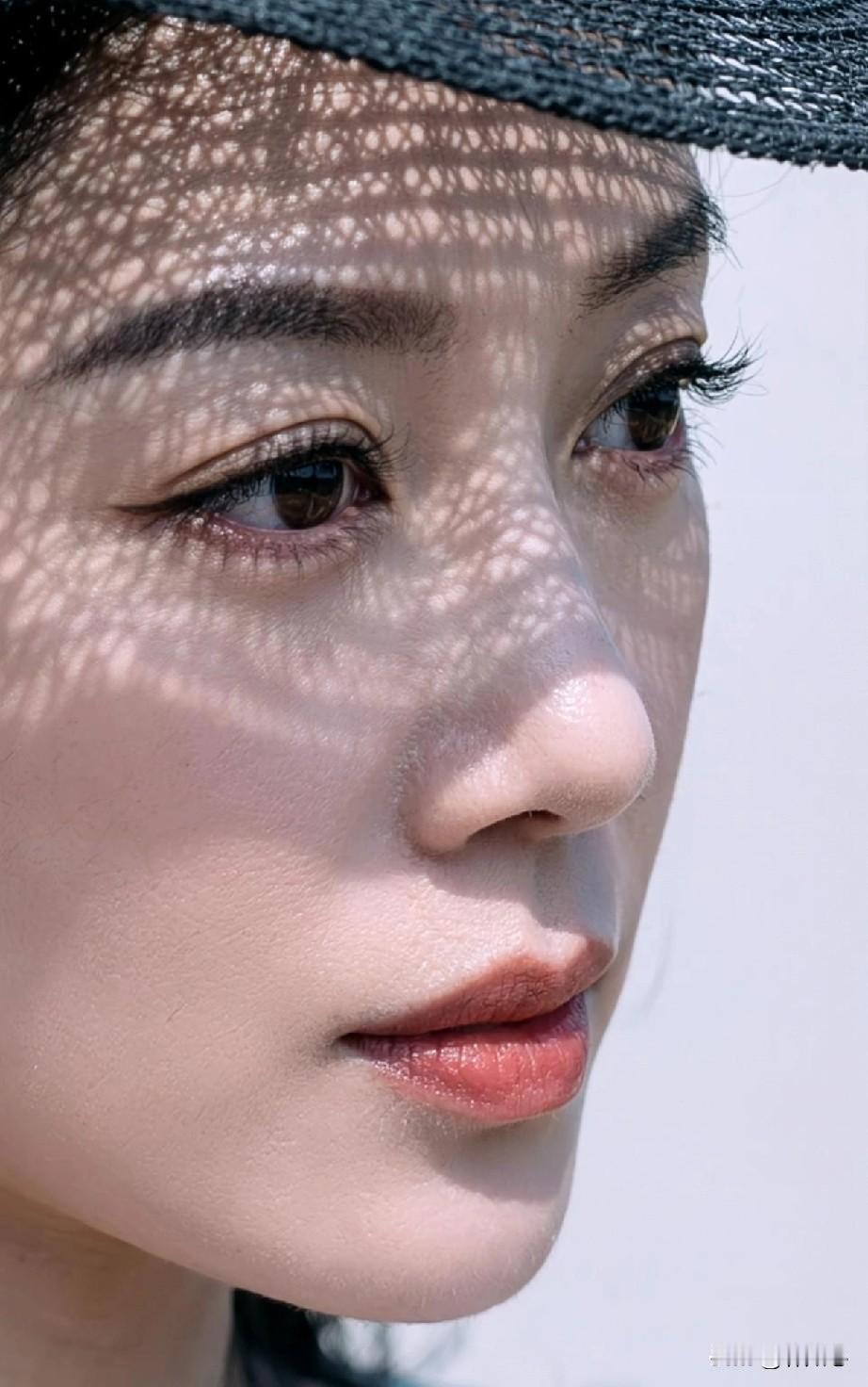 把慵懒活成优雅

把随意修炼成美学

连影子都是浪漫主义的形状