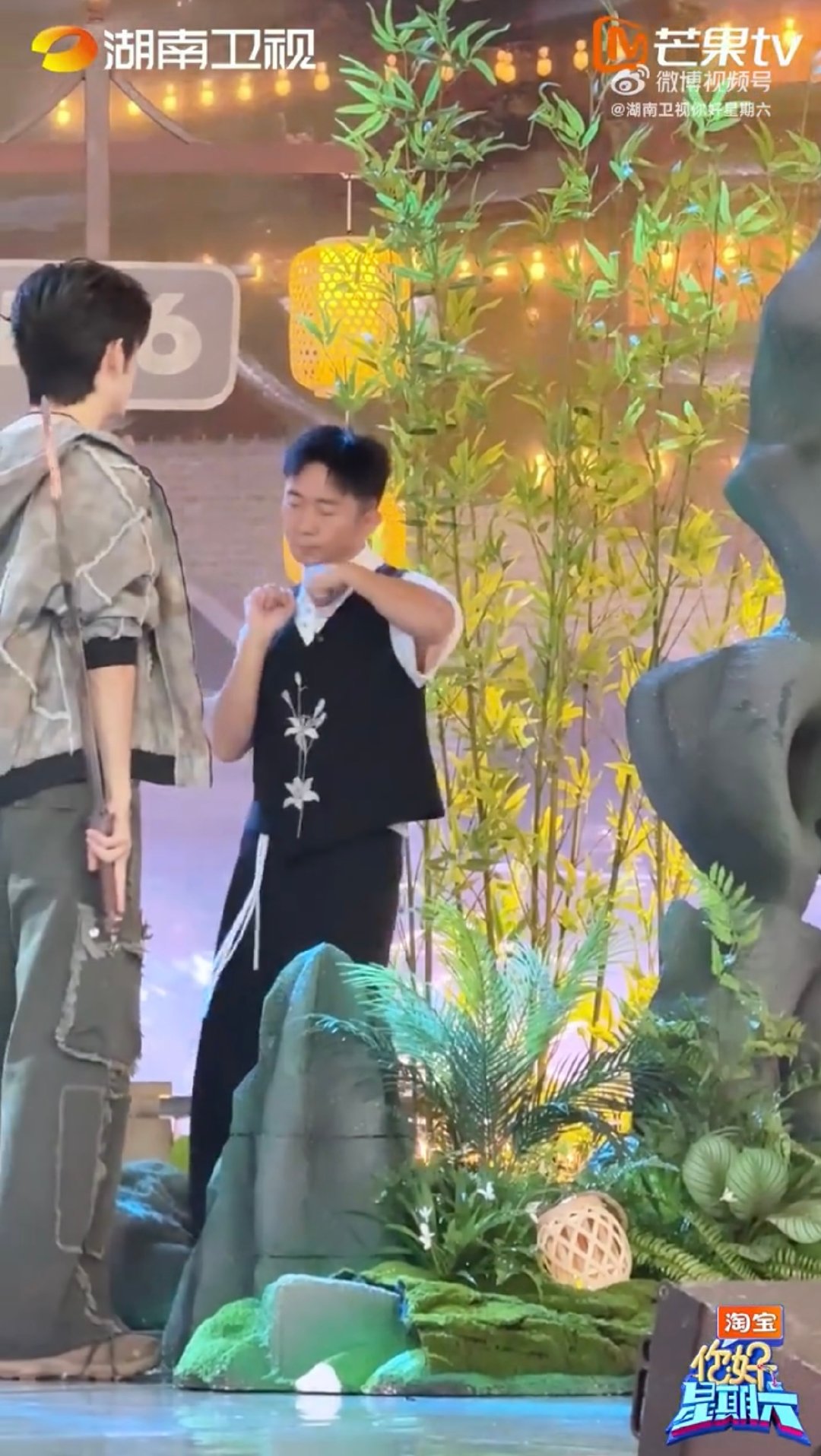 章时安杨迪cha了卡拉永远OK你好星期六谁懂啊！杨迪彩排时就卷起来了，把《卡拉永