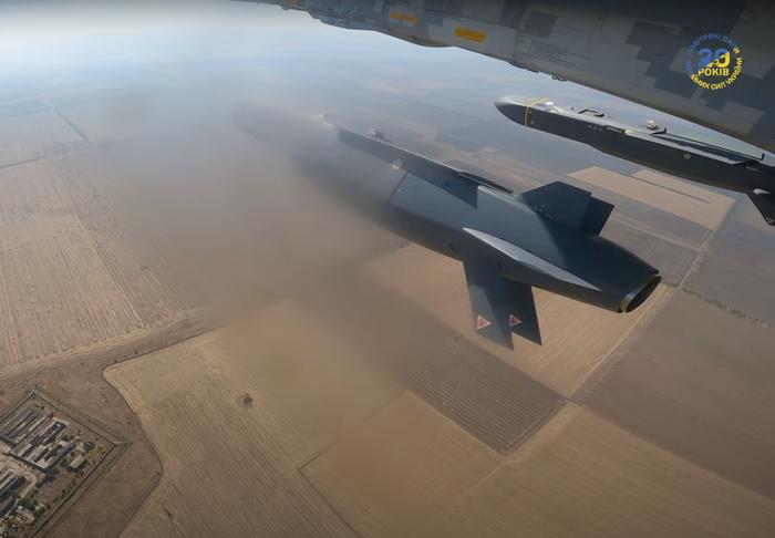 美军这回真赔大了！
七天折了七架加油机，这仗打得太离谱了，说实话KC-135这种