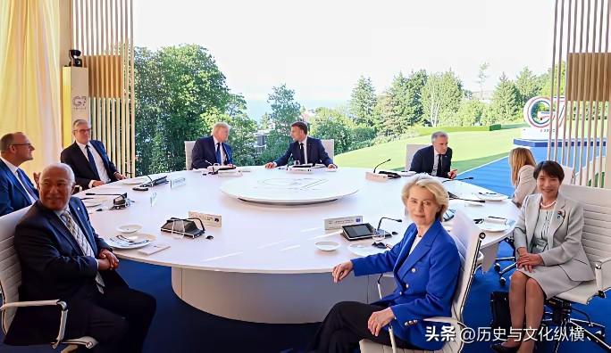 七国集团峰会，圆桌而坐，只有一个东方国家日本。日本很早脱入欧，俨然西方一员。现日