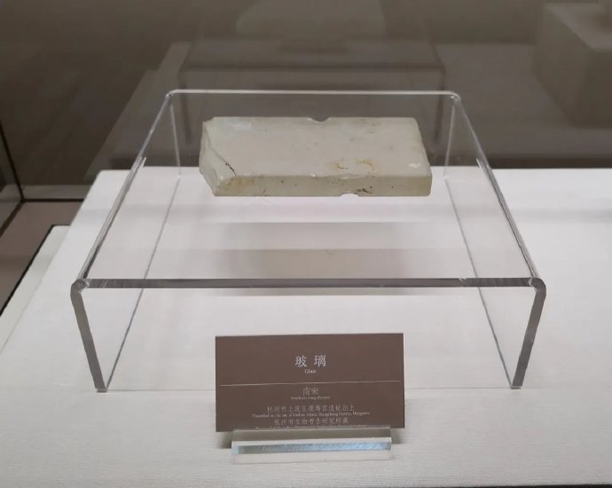 小时候看觉得是不符当时的东西，现在看是我孤陋寡闻了！ 