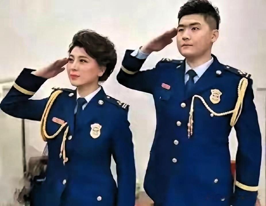 闫学晶在直播中透露，她让儿子报了中戏的“新疆班”，因为这个班的分数线比较低，低了