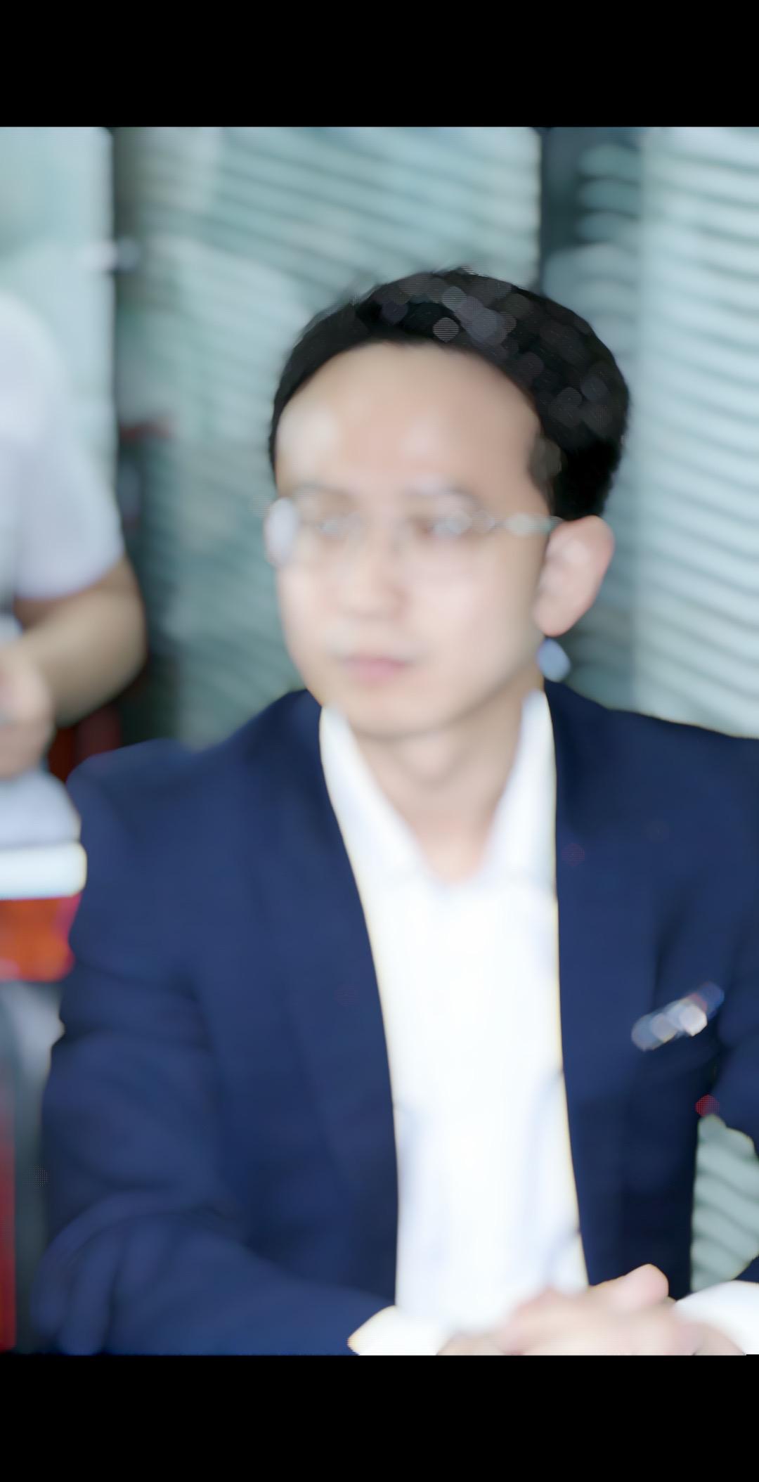 年轻的时候，尽可能多地去积累不一样的人生经历。你越早把人生的高低起落都...