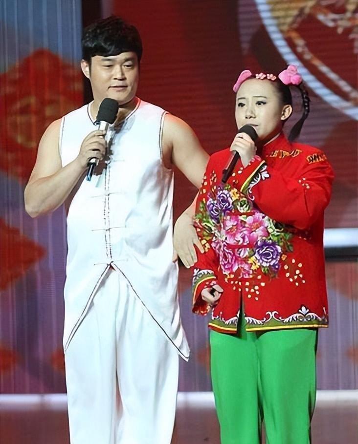 娱乐圈的大瓜来了！曾经的“模范夫妻”丫蛋和王金龙竟然离婚了！这对曾经的金童玉女在