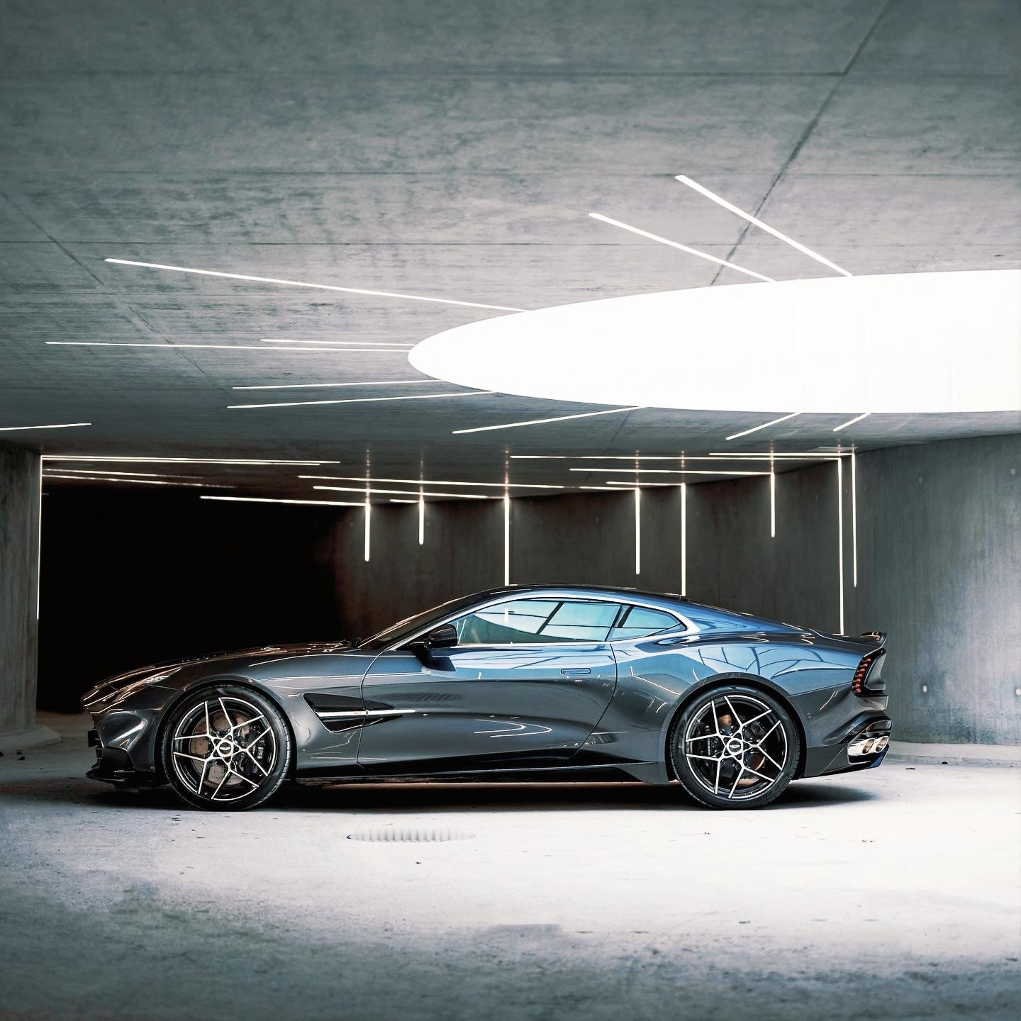 Aston Martin Vanquish & DB12 Volante阿斯顿马