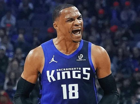 NBA常规赛，。国王球员拉塞尔-威斯布鲁克全场出战28分钟，16投8中，三分9中