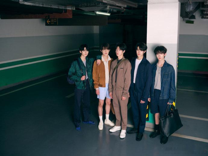 登录少年时装周出发图 Prada认领登陆少年出发图 登录少年时装周出发图，收到P