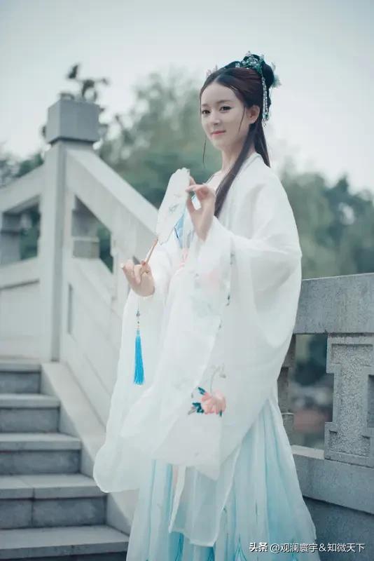 又一次翻完张雪峰的句句实话，没有华丽道理，全是普通人摸爬滚打的生活真相。
 
人