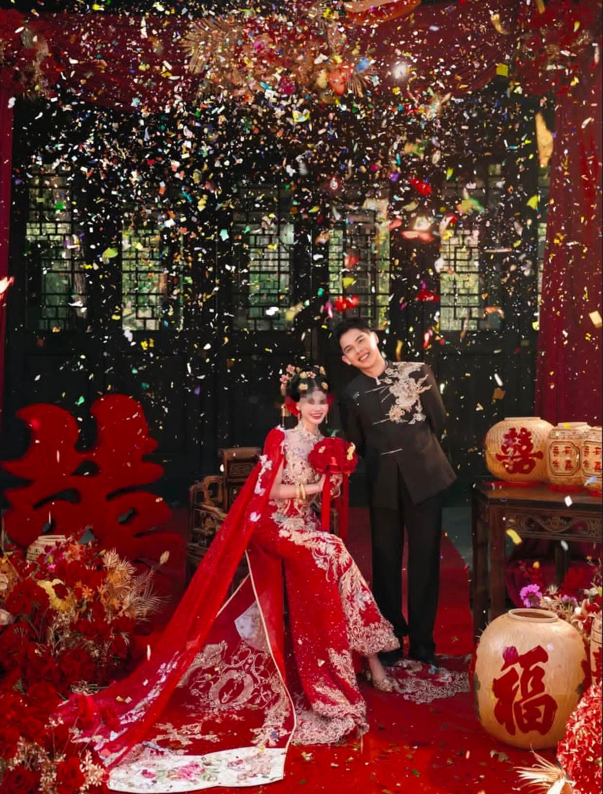 越南最近大火的一套婚纱照，是一对越南网红跑中国来拍的中式婚礼……（想到之前中国一