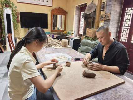 秦岭笑谈 探黄河澄泥瑰宝 以青年力量续非遗文脉（二）——“黄澄薪传”实践队沉浸式