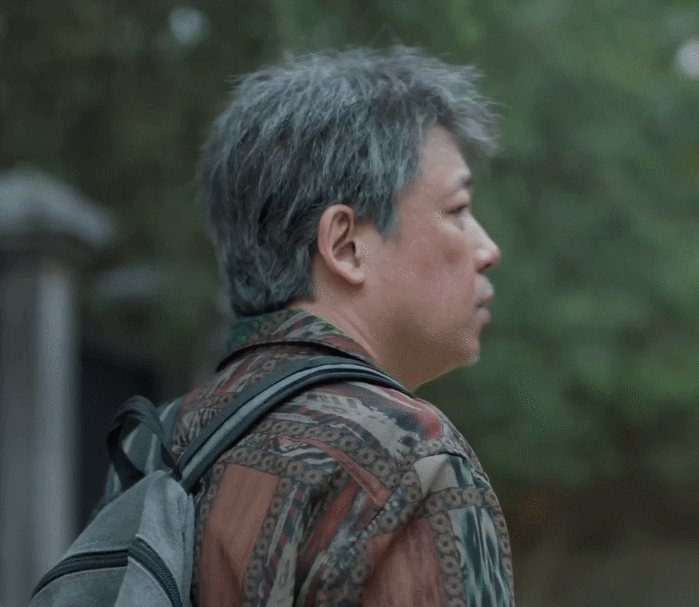 这居然是潘粤明差点以为误入了纪录片现场，这还原度简直恐怖，完全看不到潘粤明的影子