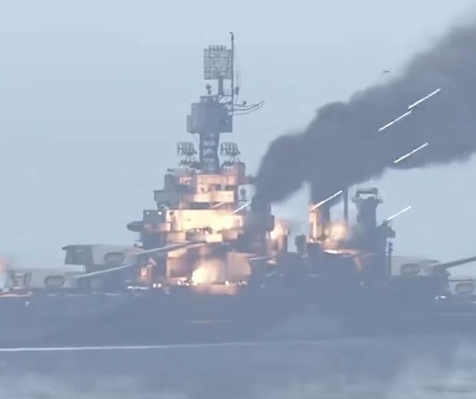 “海上巨兽的怒吼，震撼人心的力量！”🚢🔥💥