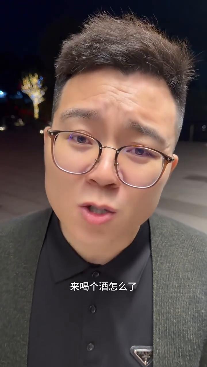 真正厉害的人从不让人看透自己。
不要带任何人去你家，同事、发小什么的都不行。如果