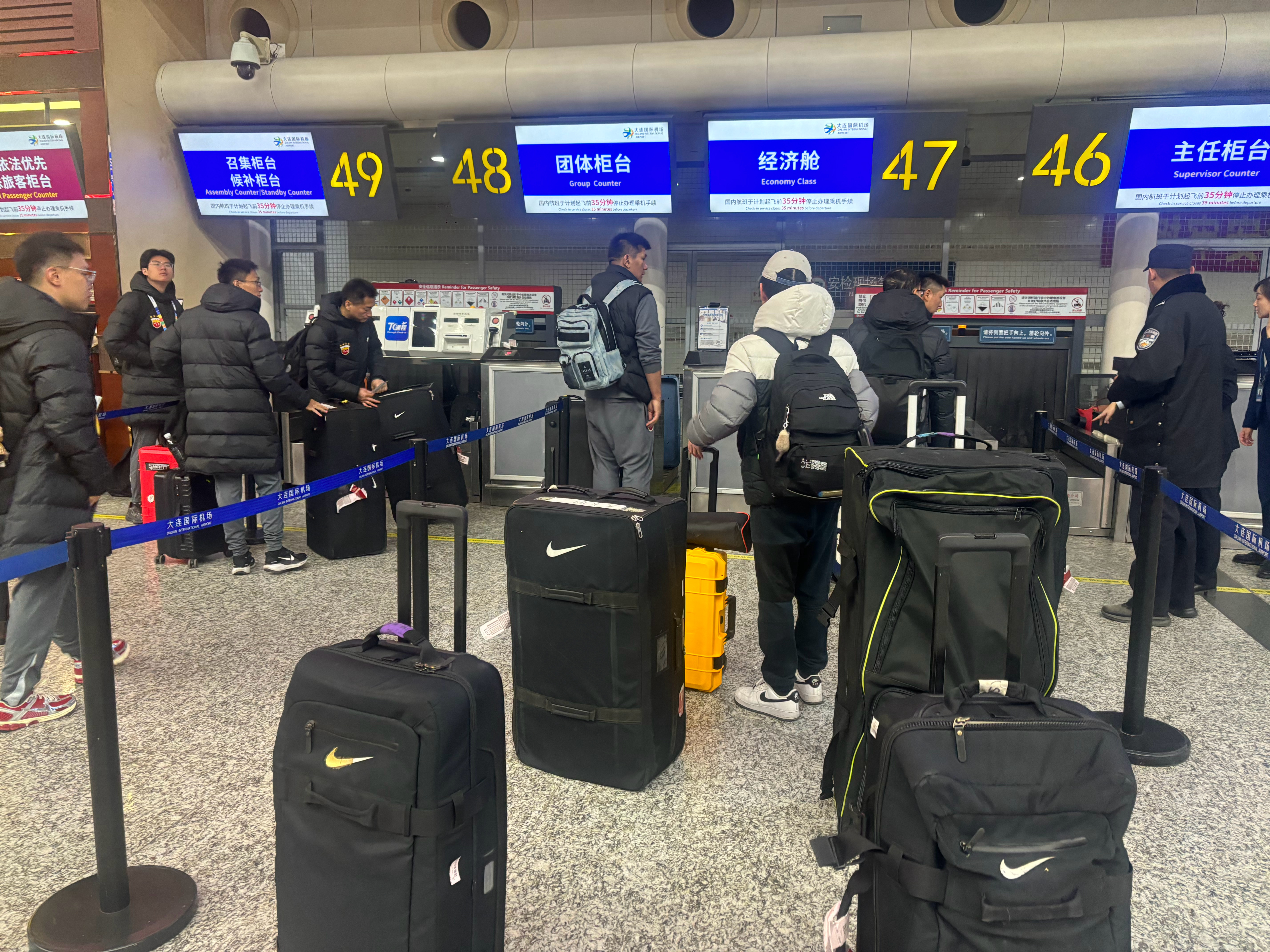 踢完本场比赛后，球队连夜返回上海，短暂休整后重新投入备战上海海港