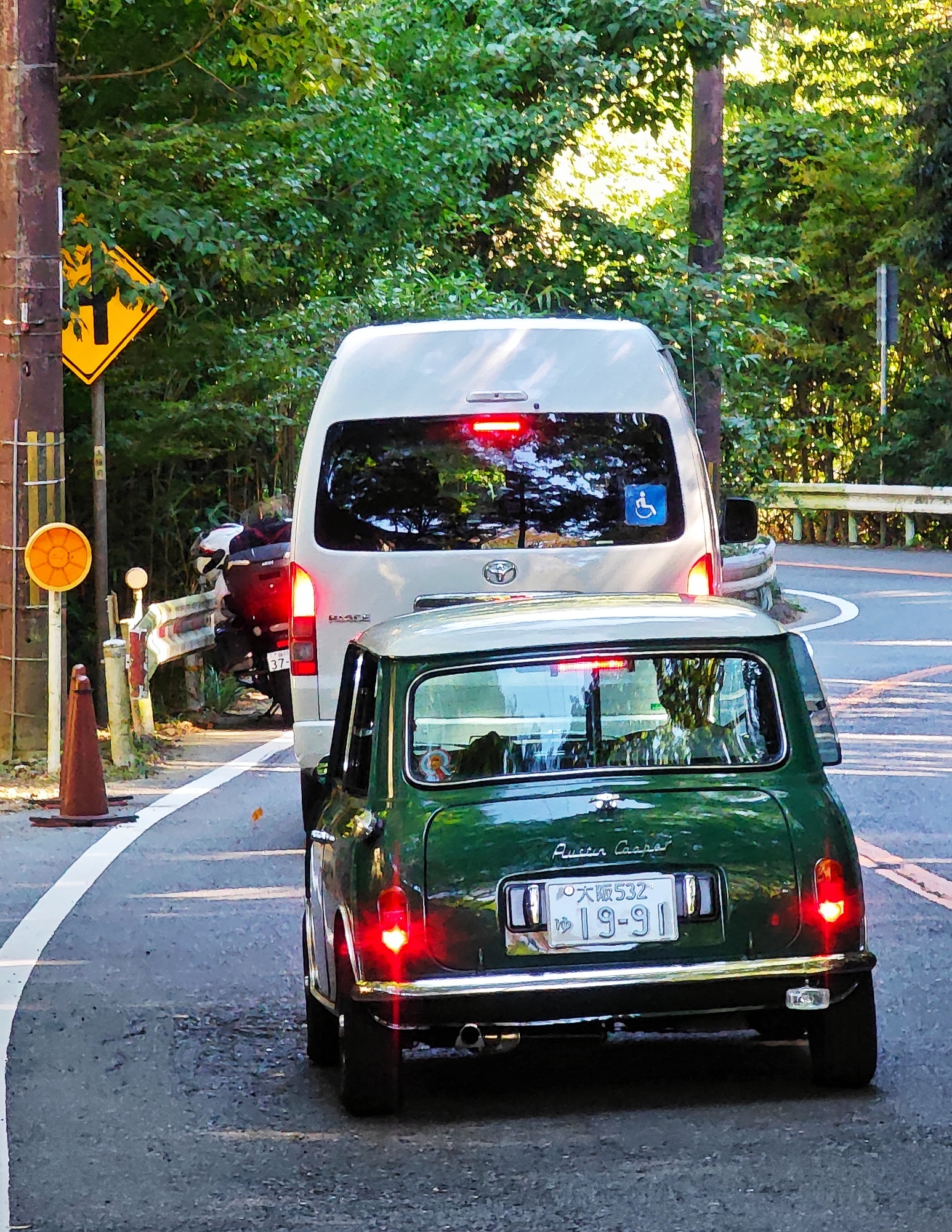 #型车街拍# 跑山偶遇Austin Cooper。小家伙别看排量不到1.0升，轻
