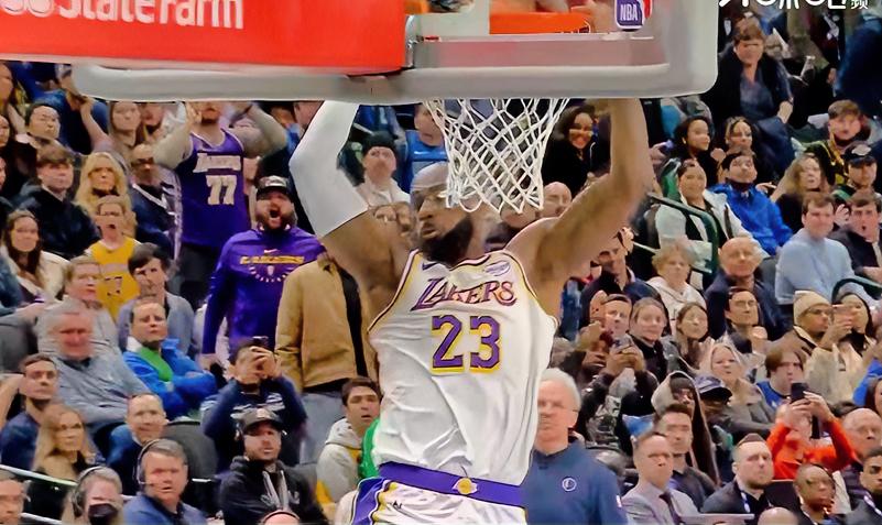 詹皇降临，湖人8连客继续通关！
湖人今日在客场116比110逆转取胜独行侠，比赛