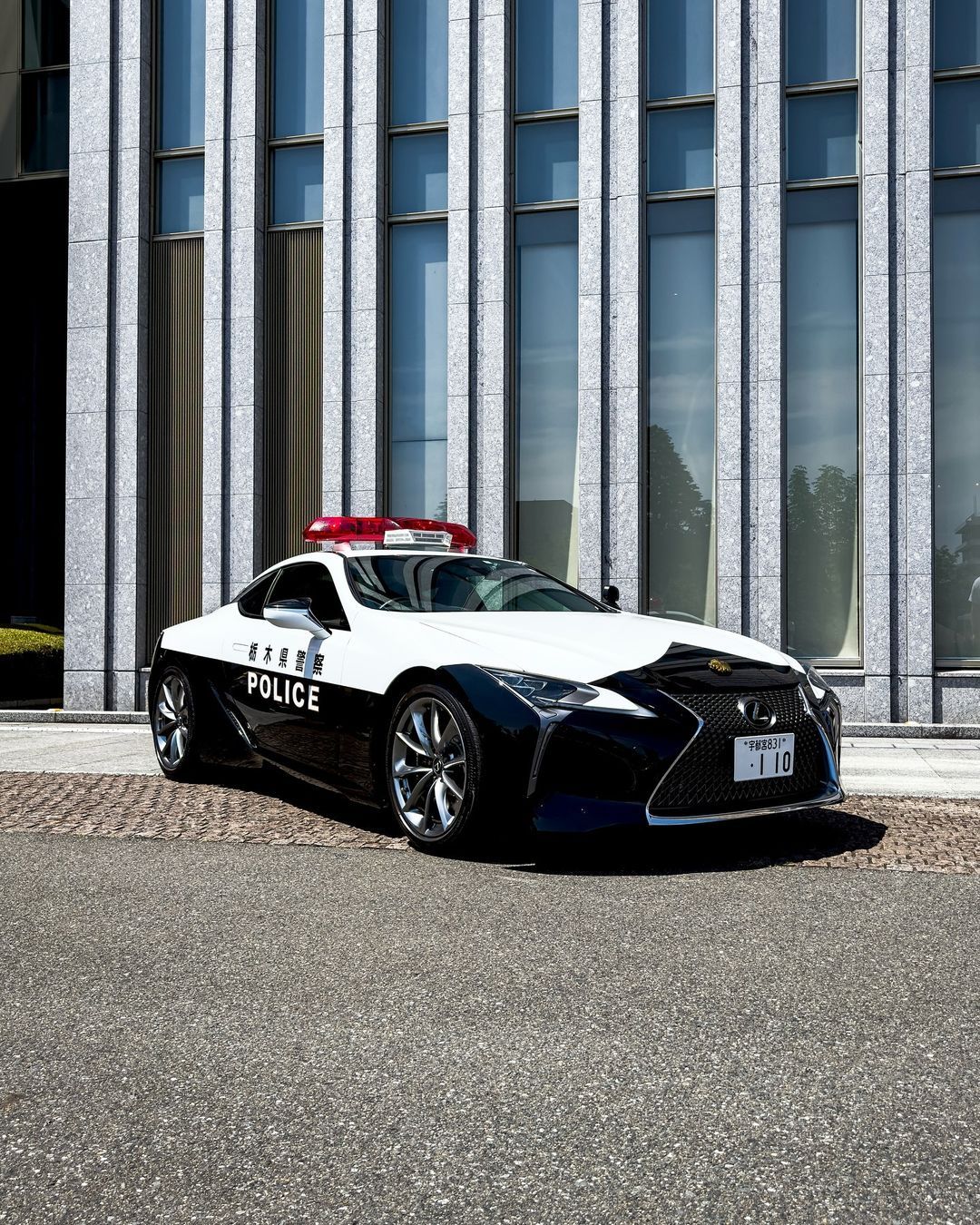 栃木县的凌志 LC500 警车🚓5.0L 自吸大 V8，绝对让坏人闻风丧胆[d