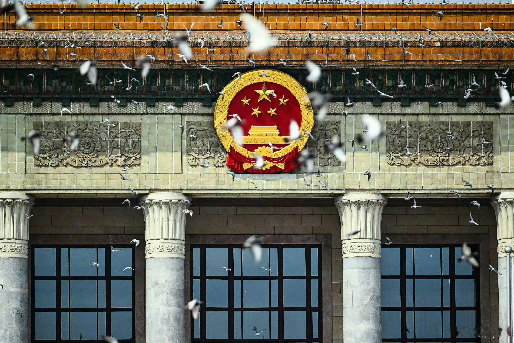 新华社秒了这张超神级。 ​​​