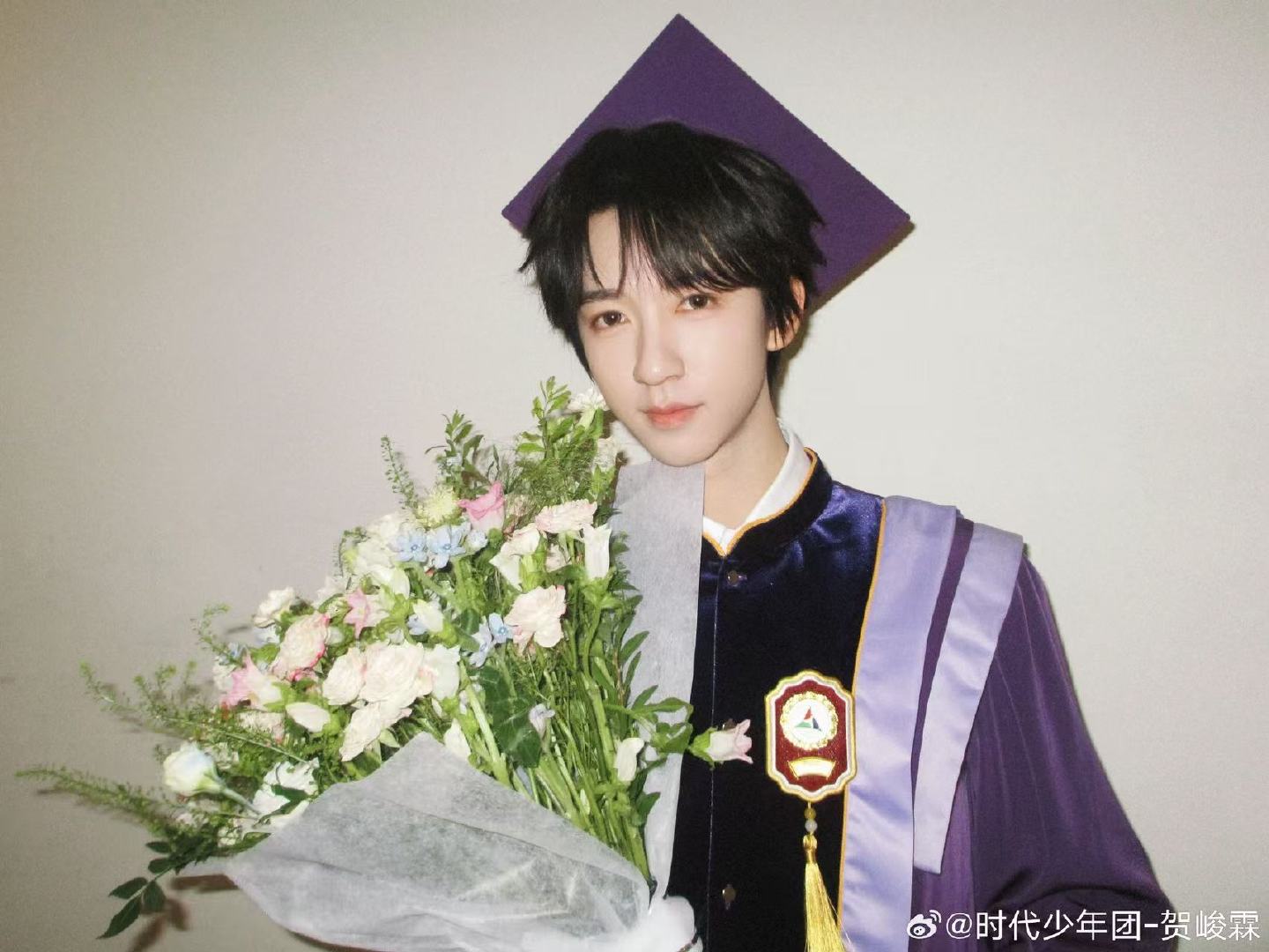 贺峻霖高精力人群贺峻霖有这样的毅力干什么都会成功的 各种行程撞一起贺儿依旧完美完
