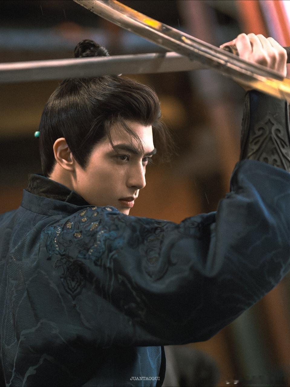 相思令空降播出  宋威龙加盟《相思令》，他的帅气形象让人充满期待。期待他在剧中大