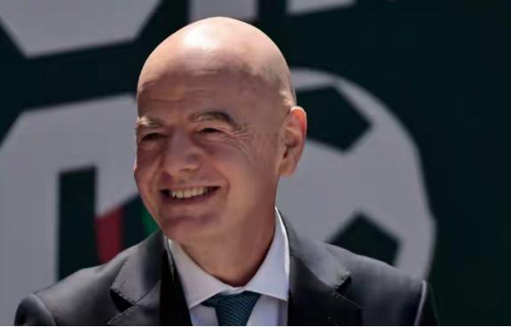 众叛亲离！国际足联主席因凡蒂诺，很可能因为这次巴洛贡红牌缓刑事件，遭到各成员国抵