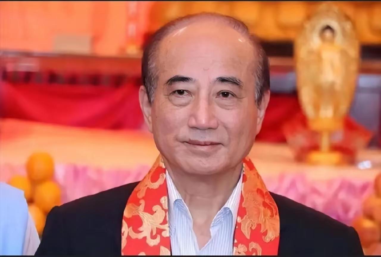 王金平表示:“两岸长年对立军备竞赛，买单受苦的永远是台湾老百姓。不断花钱买武器，