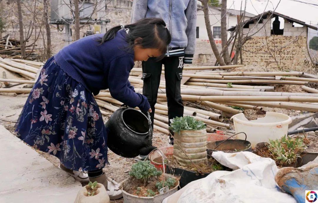 卖火柴的小女孩，她应该来到世间吗？《卖火柴的小女孩》讲述了一个凄美而悲...