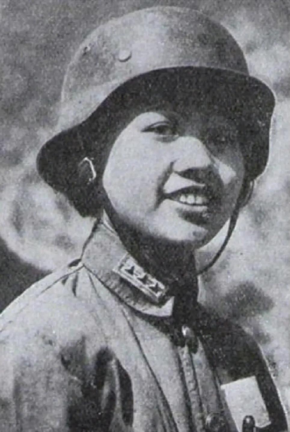 1942年，为了逃避日军的追捕，一女兵随部队钻进了野人山，后来她成唯一从野人山逃