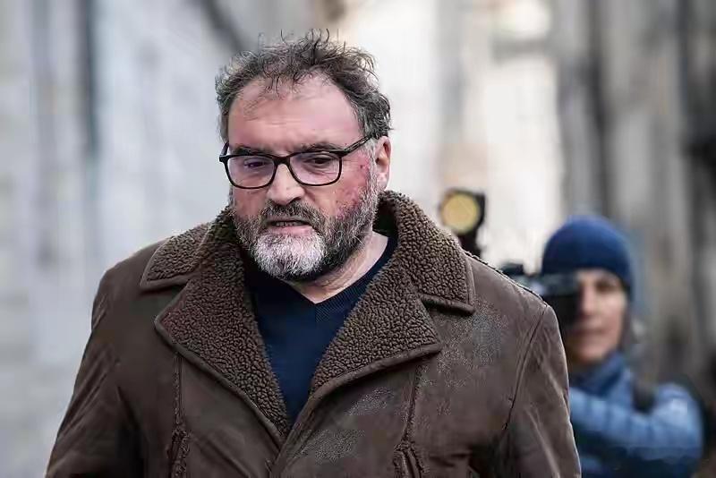 【法国夺命医师被曝九年毒杀三十名病人，其中十二人死亡】法国东部贝桑松的一家重罪法