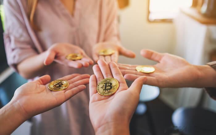 感觉行情进入了一个非常大的争议阶段说熊来了的表示1. 4年周期这个点儿正好是牛末