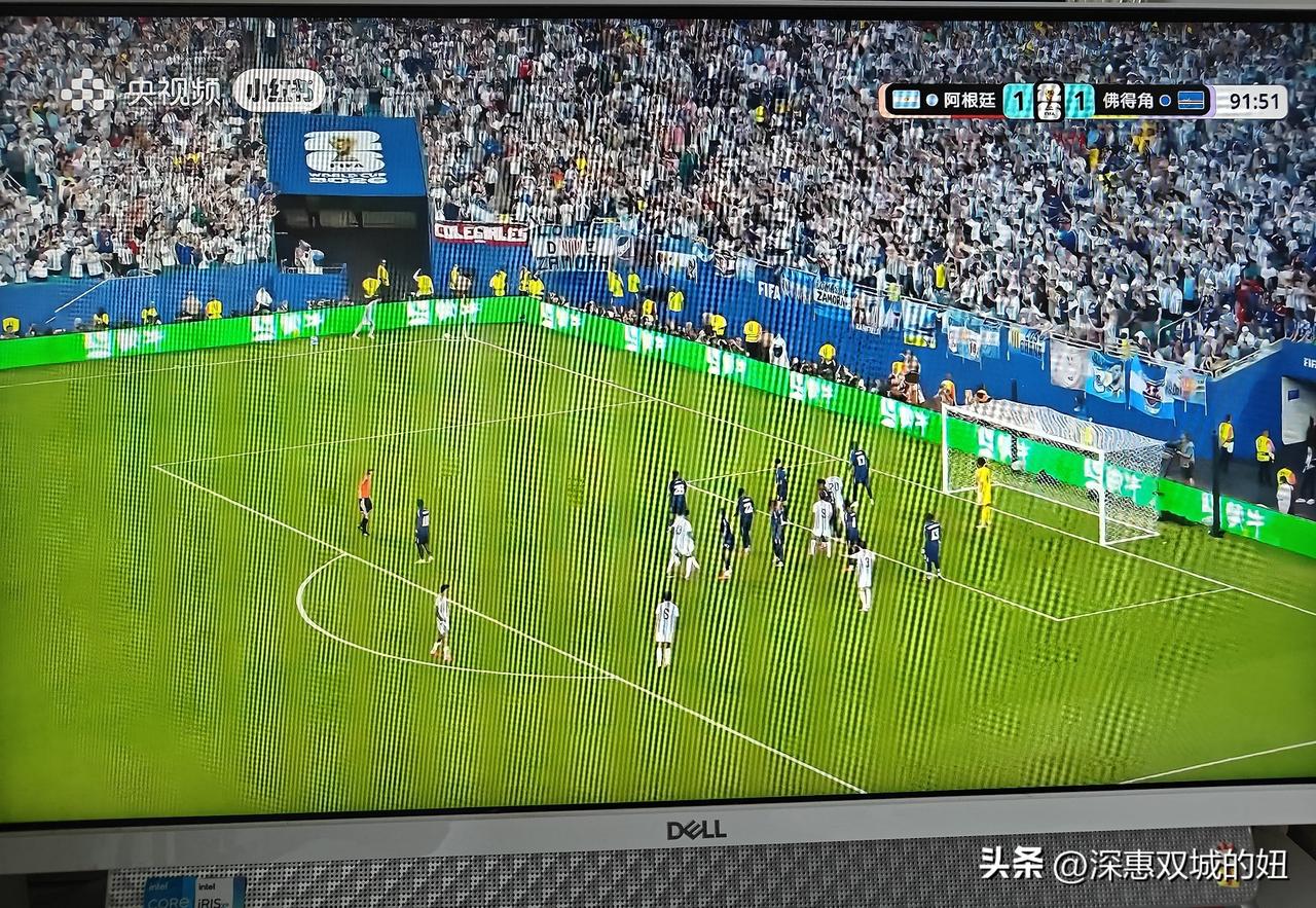这届世界杯，佛得角赢了。
下雨天，在家和老公一起看世界杯球赛，一早上看了佛得角V