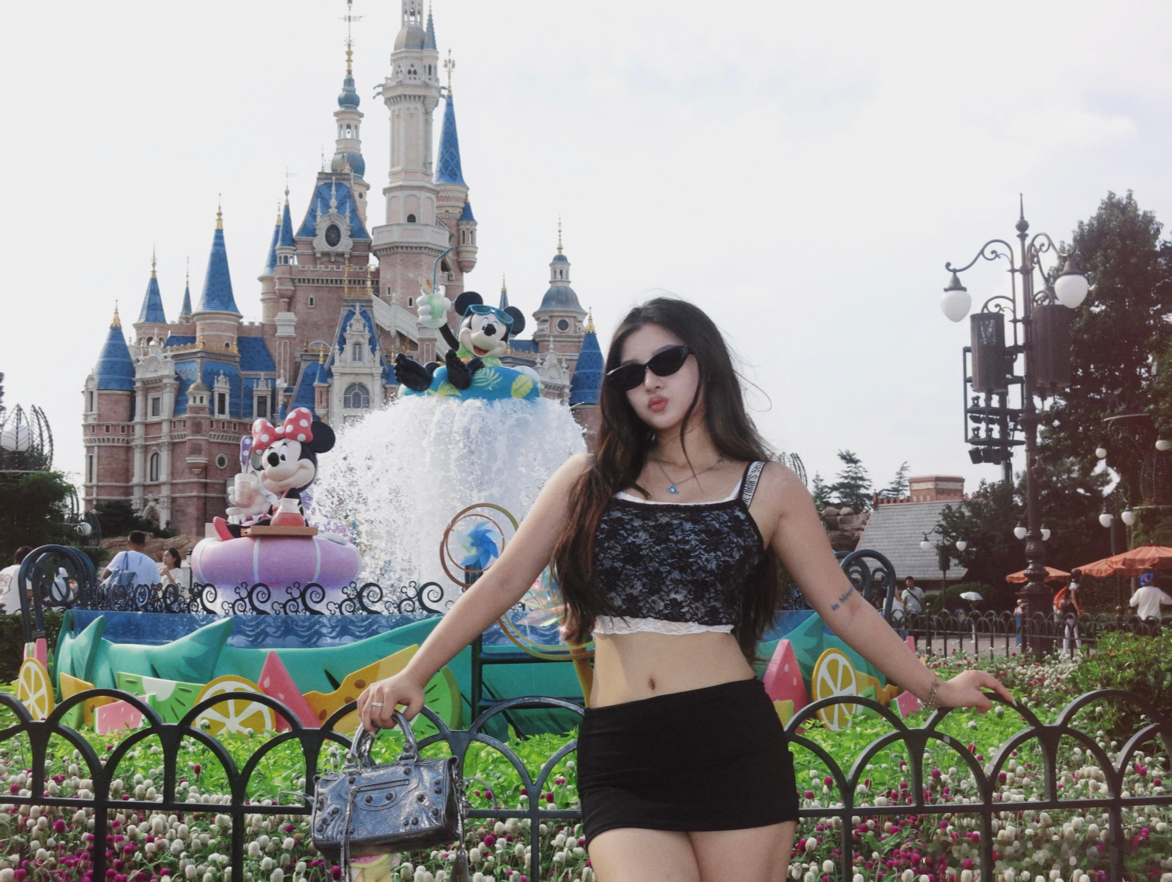 喜欢妮来～  ​​​