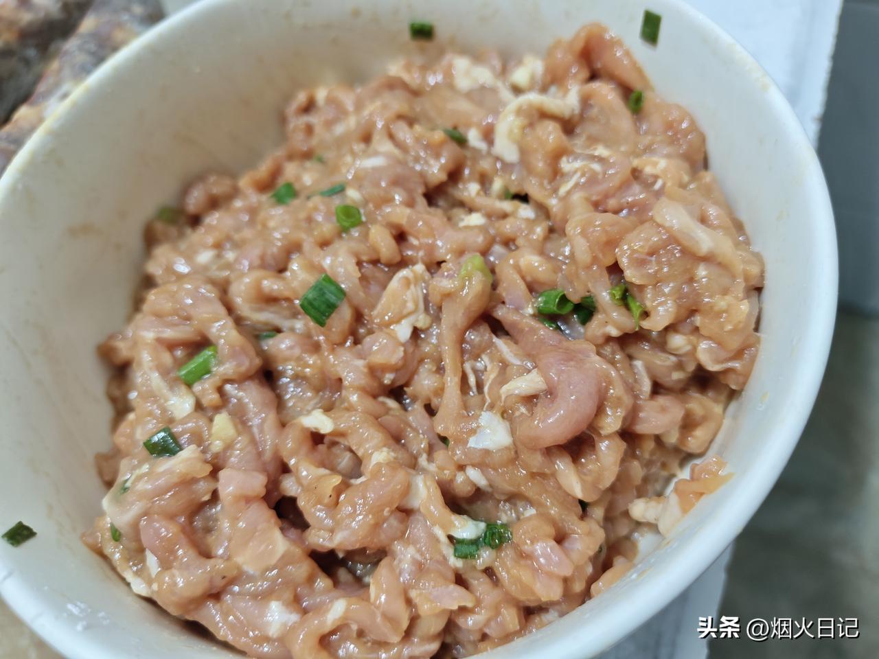 为了让孩子多吃一碗饭，我每天变着花样做

家有餐餐要吃肉的娃，也是一个比较伤脑筋