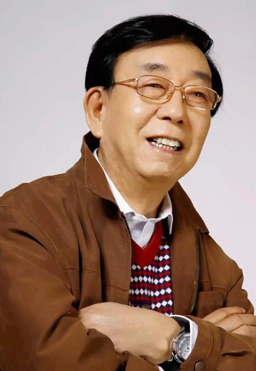 1983年，一位民工胡乱敲击饭盒的节奏被一个人无意间听到，谁曾想，就是这个敲饭盒
