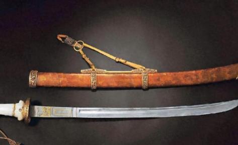 河北老农500万售祖传宝刀，遭专家失望指责，老人：你们没资格！

河北沧州的张老