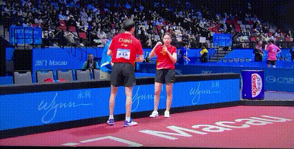 笑死，乒乓球比赛最清楚规则的可能是观众球迷了[笑哭][笑哭]。

混双比赛，谁能