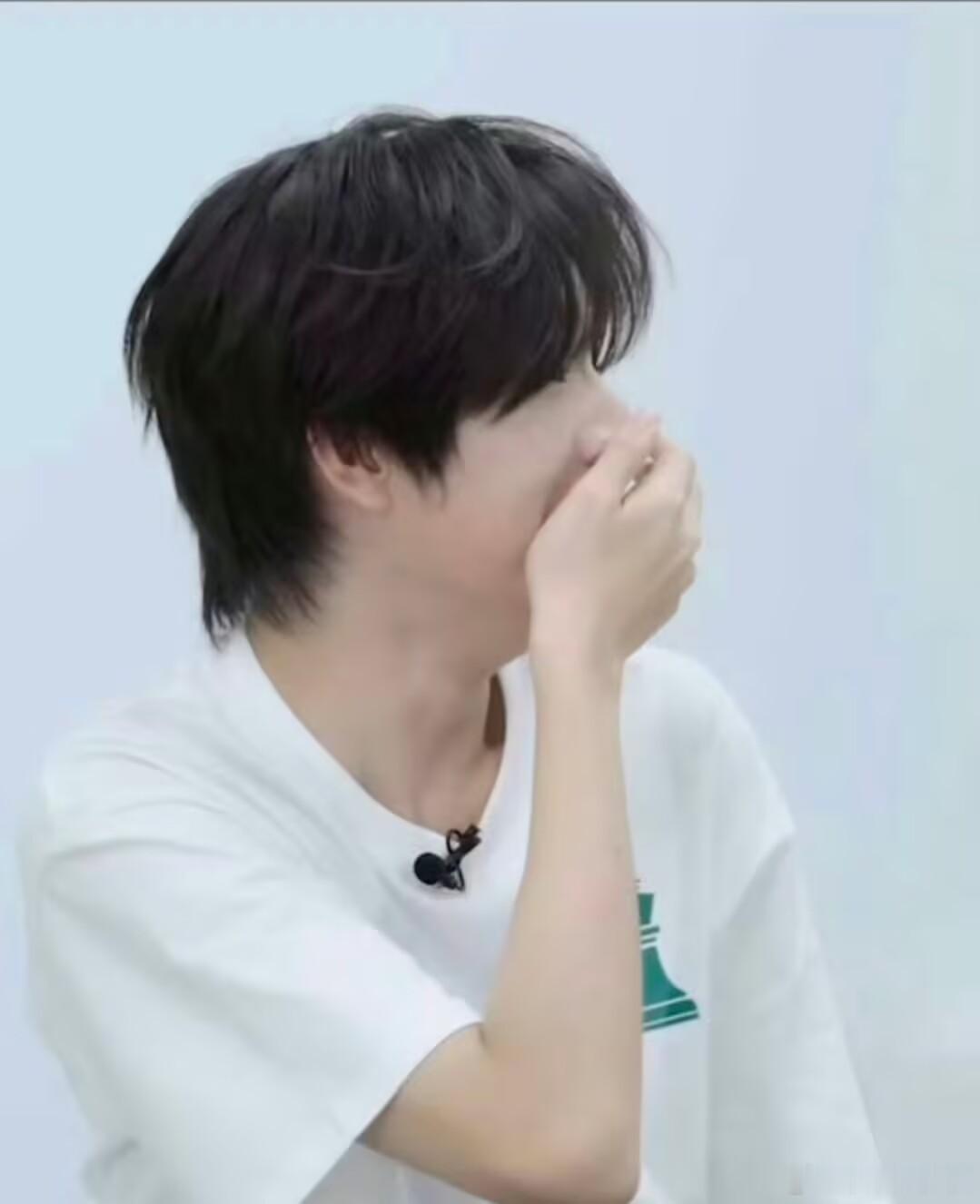 王橹杰听到穆祉丞唱过的歌脸红了啊啊啊啊啊他脸红什么