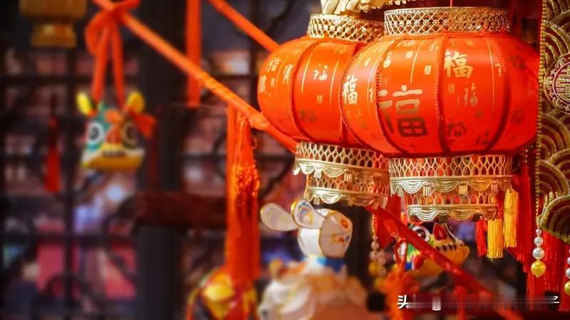 还记得小时候怎么过年吗 小时候过年，那叫一个热闹。腊月二十三小年一到，家里就开始