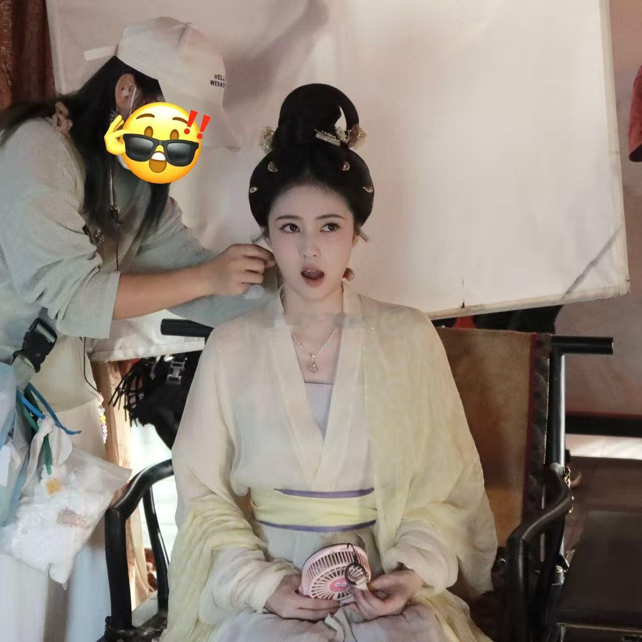 蒙淇淇向白鹿道歉剧情迎来反转！蒙淇淇发布道歉声明，坦言此前误会了白鹿。更换编剧这