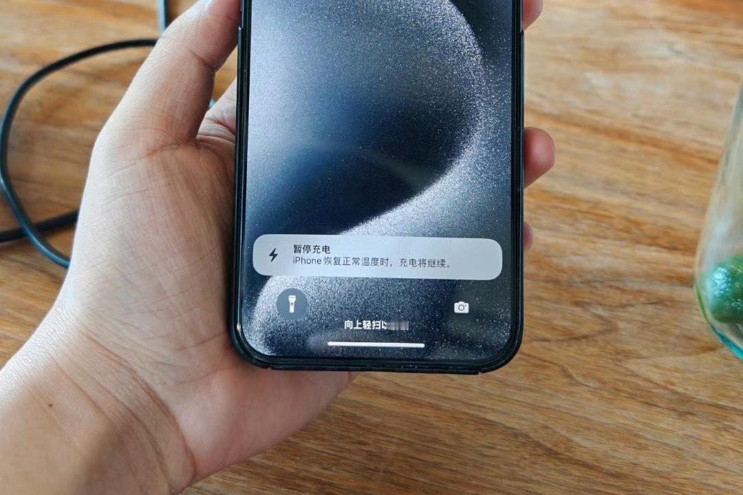 苹果用户换华为不止是华为，但凡换个安卓手机，在很多方面都比苹果好，前段时间我朋友